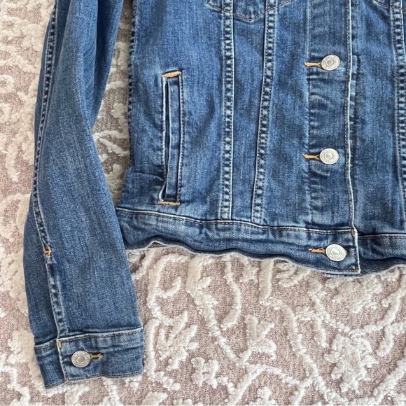 Levi’s Women’s Original Trucker Jacket - Picture 8 of 16